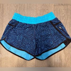 Lululemon Hotty Hot Low Rise Lined Short 4”